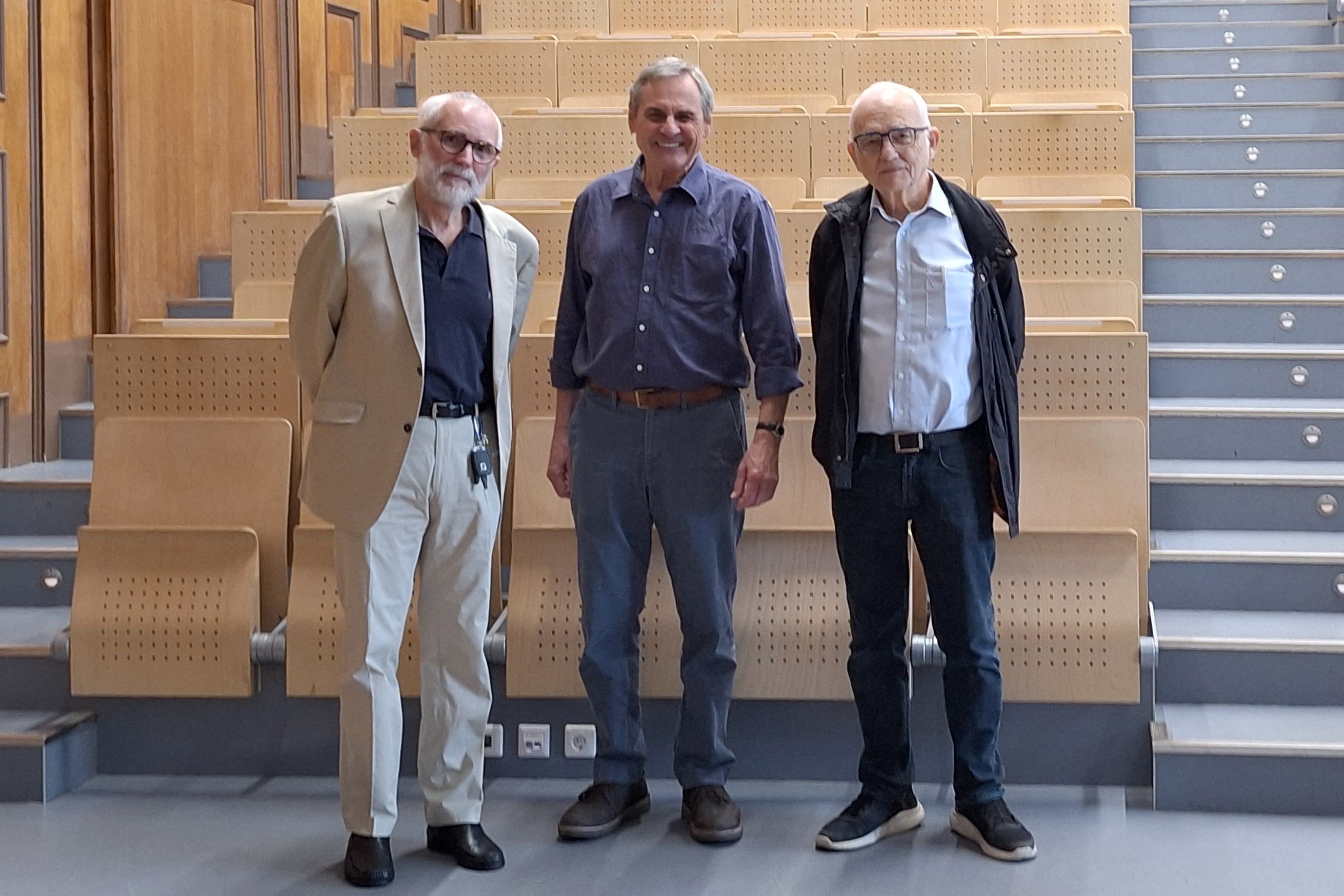 Das Foto zeigt die drei Herren im Hörsaal 01 der Medizinischen Fakultät Mannheim