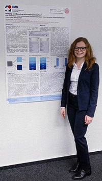 Jessica Markovinovic mit ihrem wissenschaftlichen Poster, das die Jury der Deutschen Adipositas Gesellschaft überzeugte. 