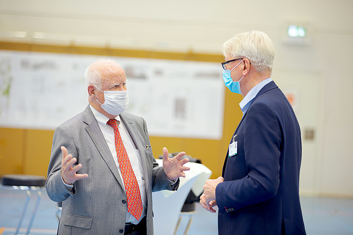 Dr. Manfred Fuchs (li.) und Prof. Dr. Sergij Goerdt (re.)
