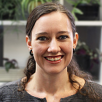 Portraitfoto von Dr. Robyn May