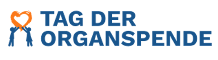 Zwei stilisierte Personen halten gemeinsam ein orangefarbenes Herz. Daneben steht „Tag der Organspende
