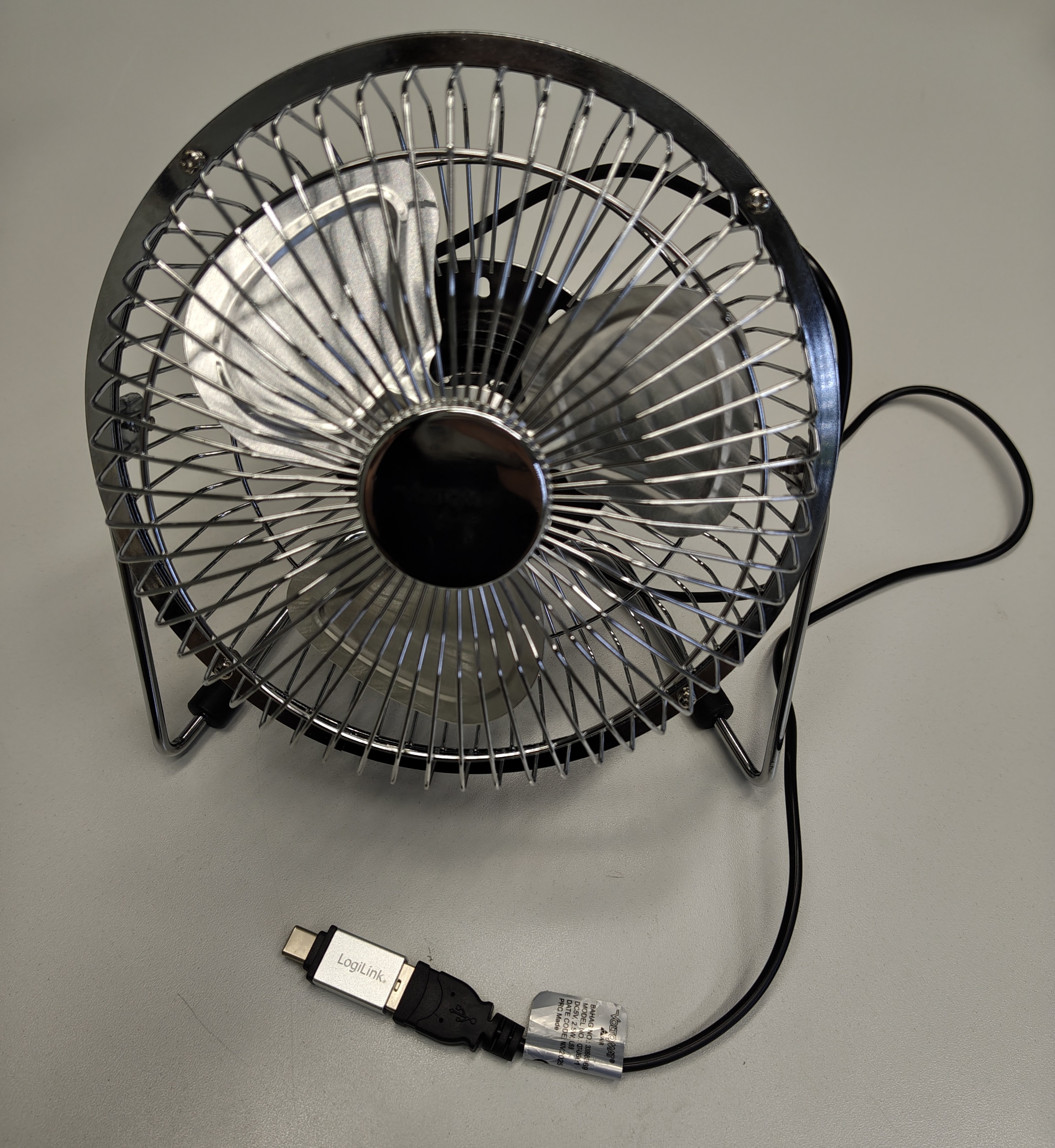 Mini-Ventilator mit Kabel und USB-C-Adapter