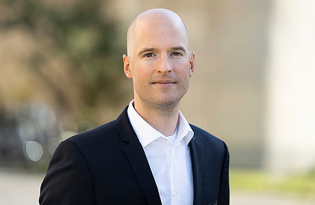 Das Foto zeigt Herrn Professor Bunse